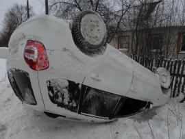 В Пензенской области "Лада Калина" перевернулась на крышу после аварии