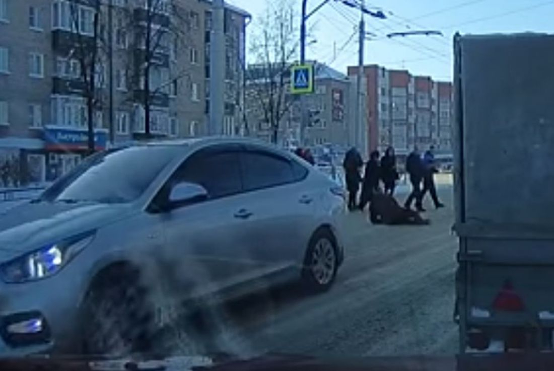 Водитель иномарки сбил пешехода на «зеленый свет» и накричал на него