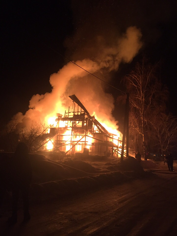 Страшный пожар в Бессоновке: фото и подробности