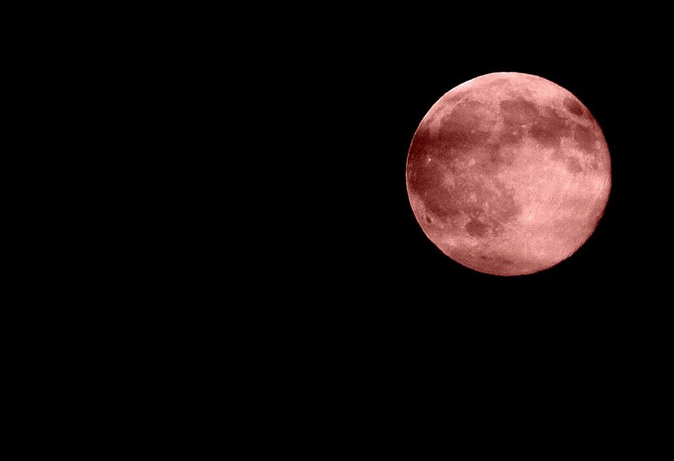 Чем "кровавая луна" может грозить людям: рассказывает пензенский астролог
