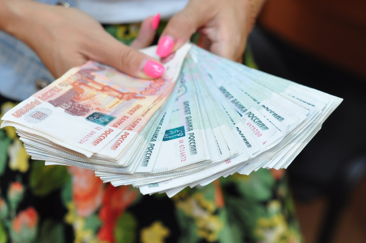 Кузнечанка потеряла более 200 тысяч рублей, в погоне за легкими деньгами