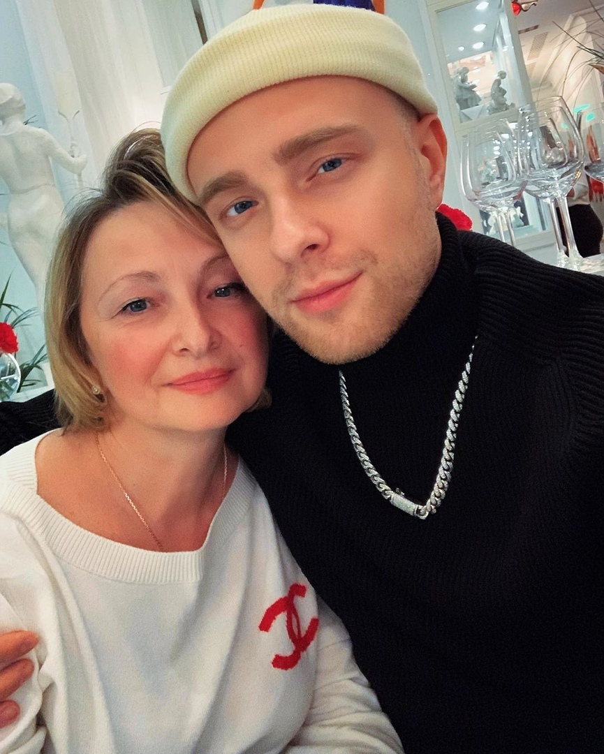 "Четыре буквы, а так много смысла": пензенец Егор Крид трогательно поздравил маму с днем рождения
