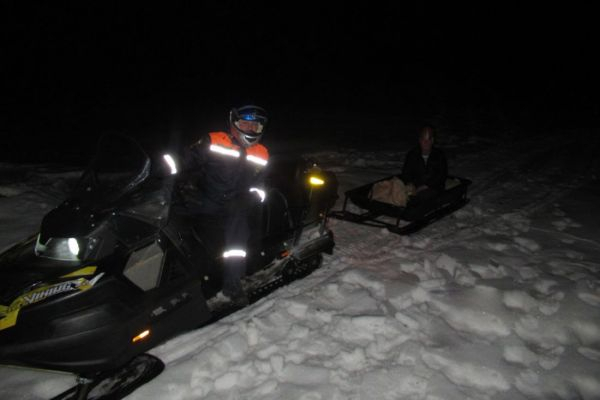 Пензенские спасатели на снегоходе эвакуировали мужчину с дачи