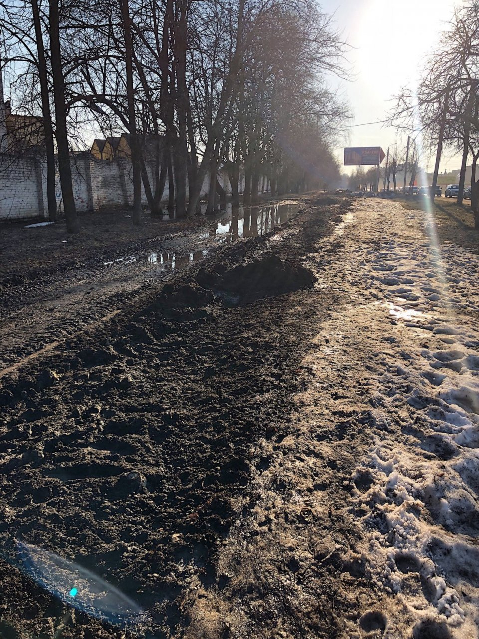 Разбитая дорога в Кузнецке - с коляской невозможно пройти