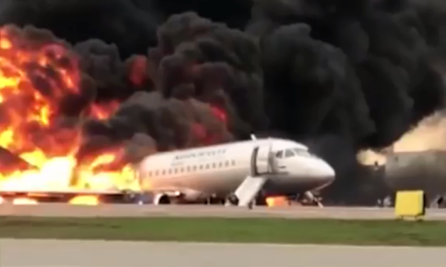 «Самолет горел, как пластиковый стаканчик». Очевидцы о трагедии в Шереметьево
