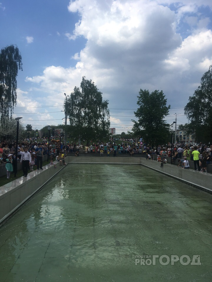 "Только на время?": в Пензе на День Победы включили фонтан в сквере "Пионерский"