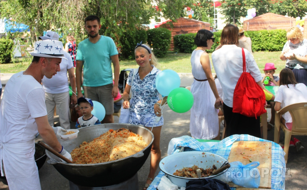 В Пензе прогремел салют в честь города и страны