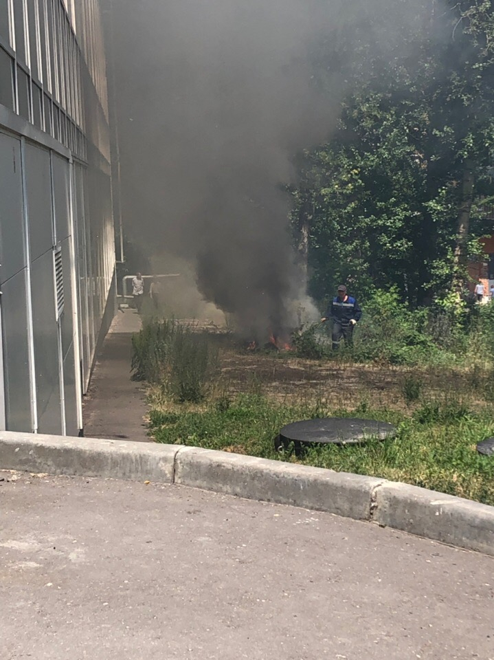 "Заволокло черным дымом": в Пензе на Московской произошло ЧП