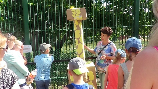 В Пензенском зоопарке львов накормили жирафом