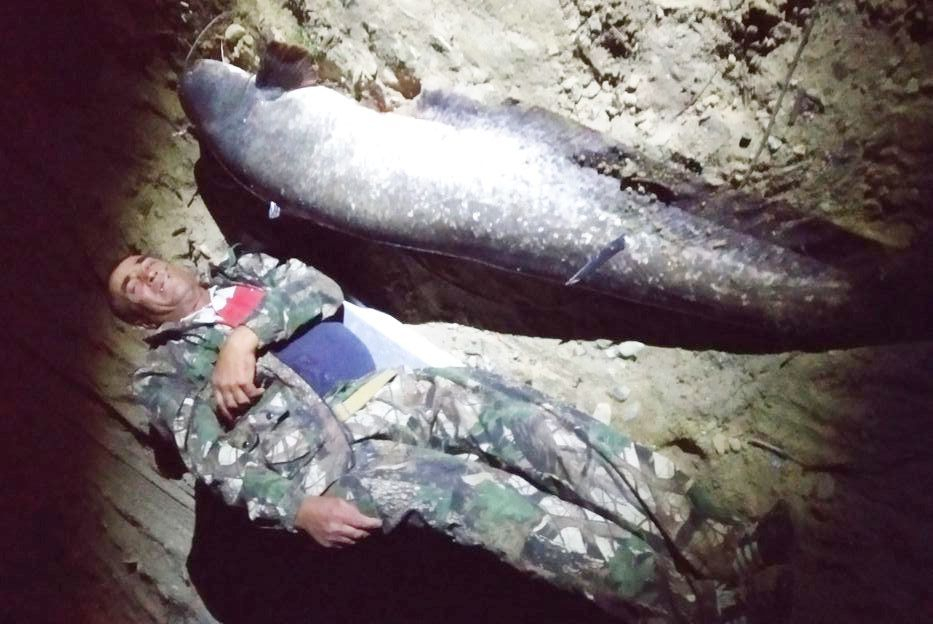 В Пензенской области мужчина поймал гигантскую рыбу