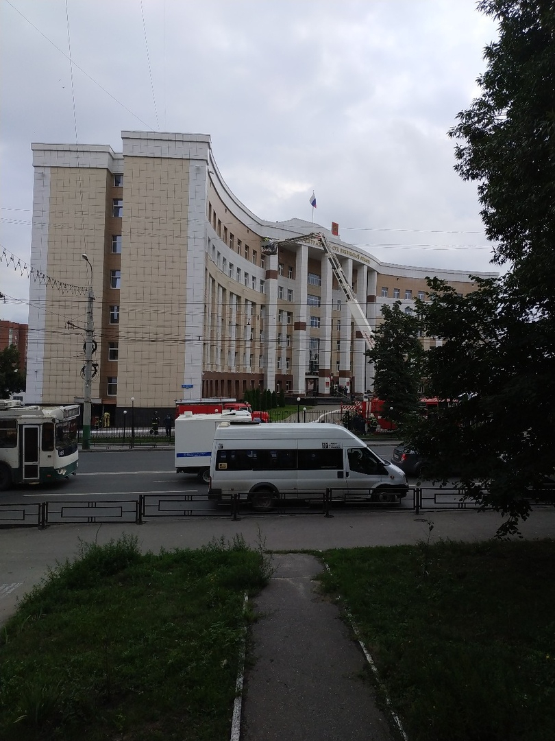 "Тут что-то произошло": пензячка сообщает о ЧП в арбитражном суде