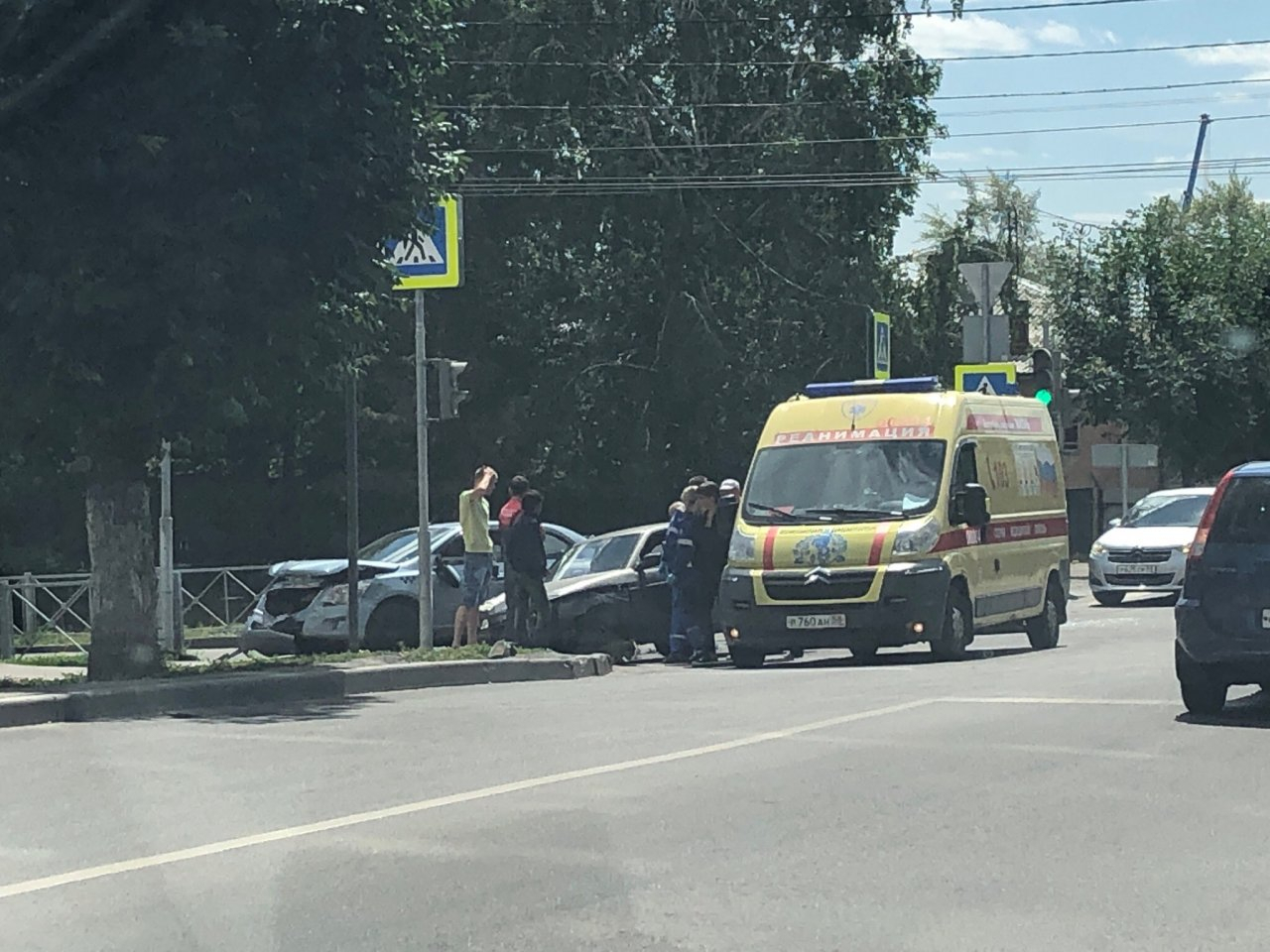 В Пензе на Куйбышева столкнулись две машины, приехала реанимация