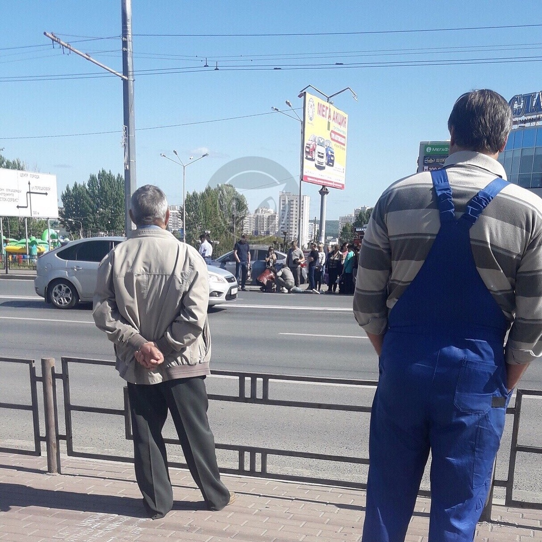 "Что случилось?": в пензенской Терновке на дороге лежит человек