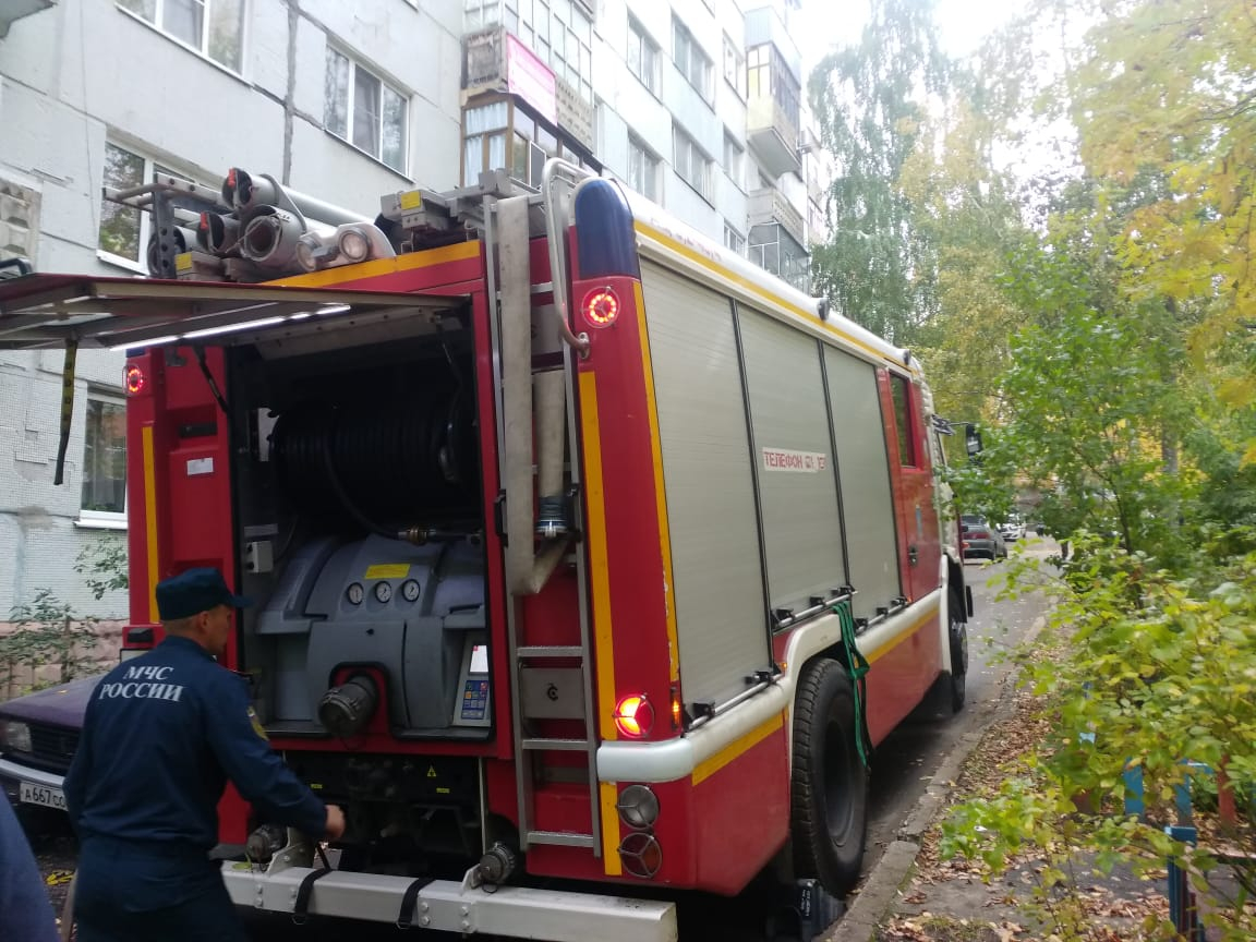 50 человек эвакуировали: в Пензе загорелась квартира