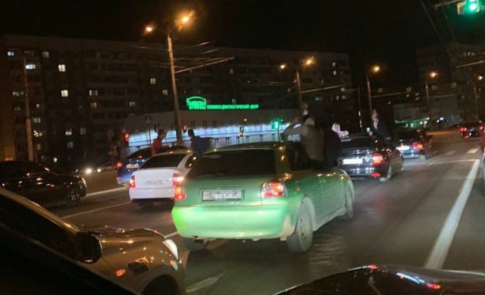 80 пензенцев устраивают беспредел в городе на машинах: видео