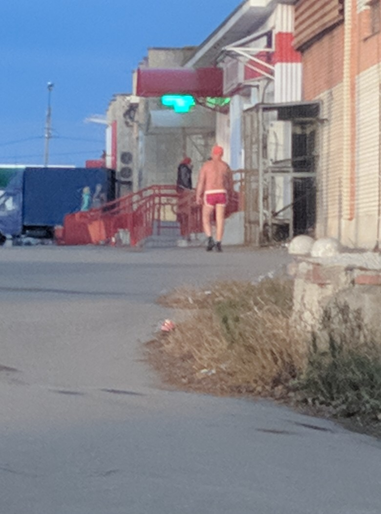 Жителей Пензенской области шокировал полуголый мужчина на улице