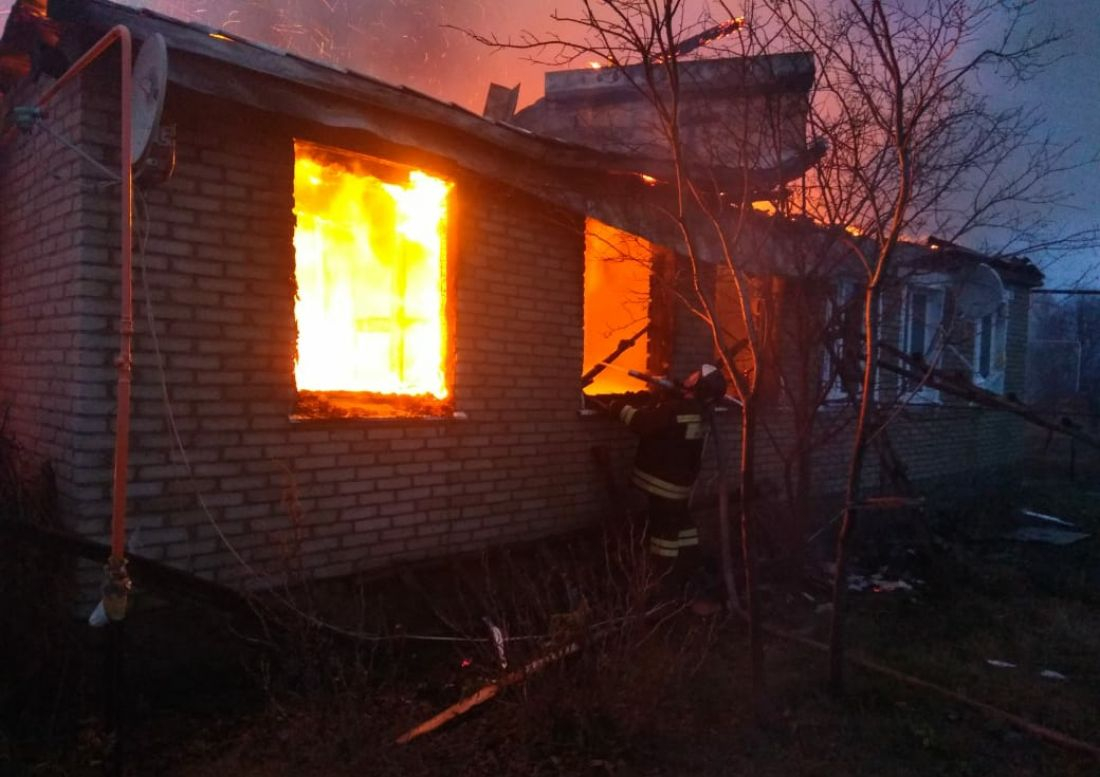 В Пензенской области из горящего дома эвакуировали четверых жителей