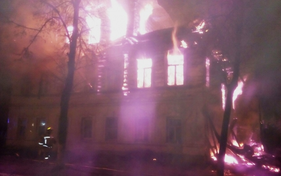 В Пензе из страшного пожара спасли 16 человек, есть пострадавшие
