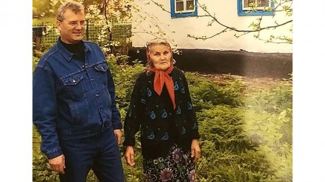 В День матери Иван Белозерцев разместил в Instagram фото с мамой