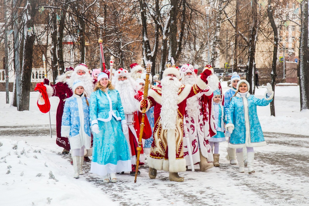 По каким улицам пройдет предновогодний парад Дедов Морозов?