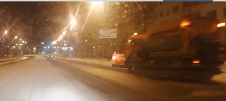 Это Россия, это Пенза: снегоуборочная техника игнорирует завалы на улицах