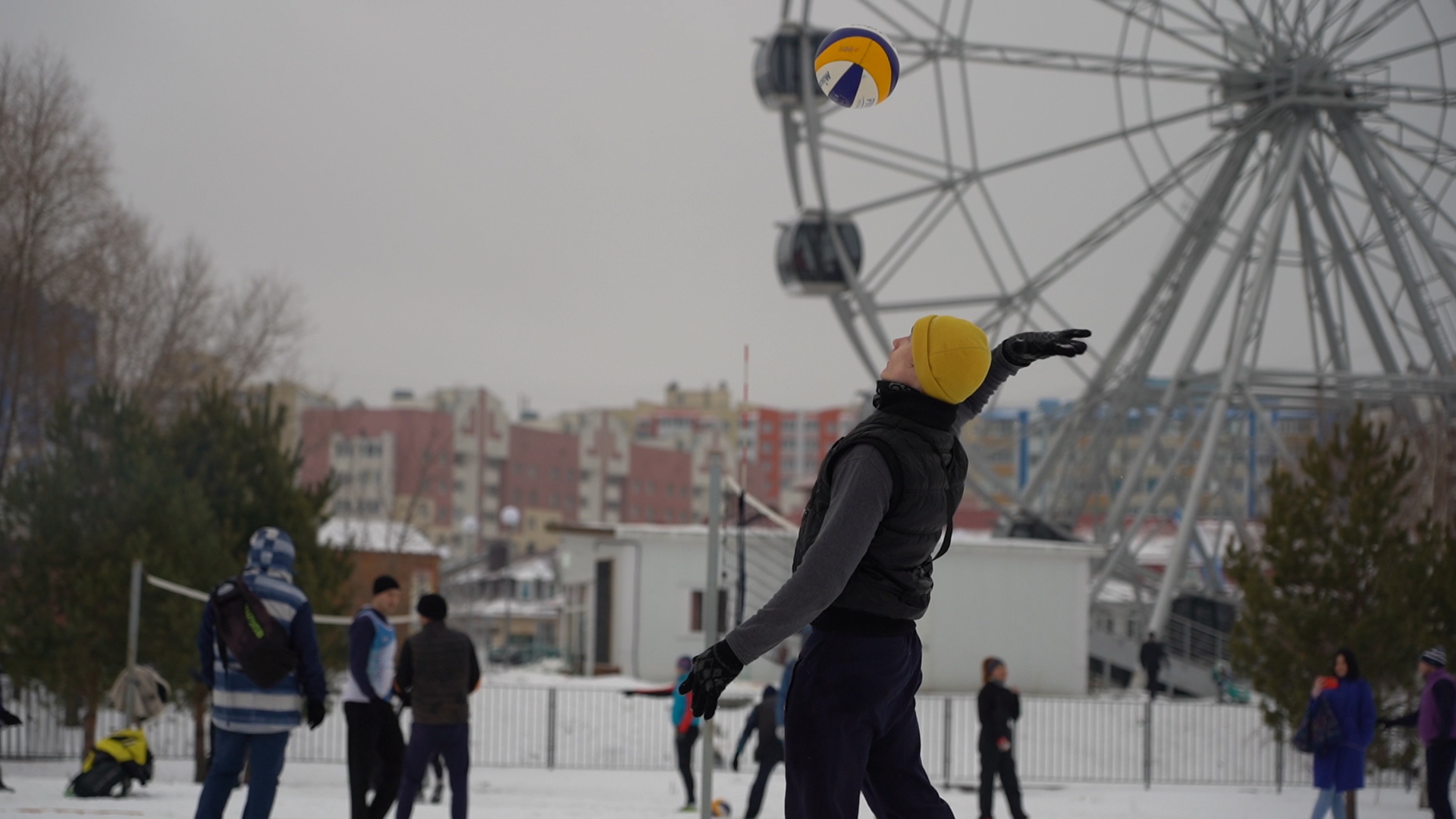 В Спутнике прошел первый в регионе турнир по зимнему волейболу