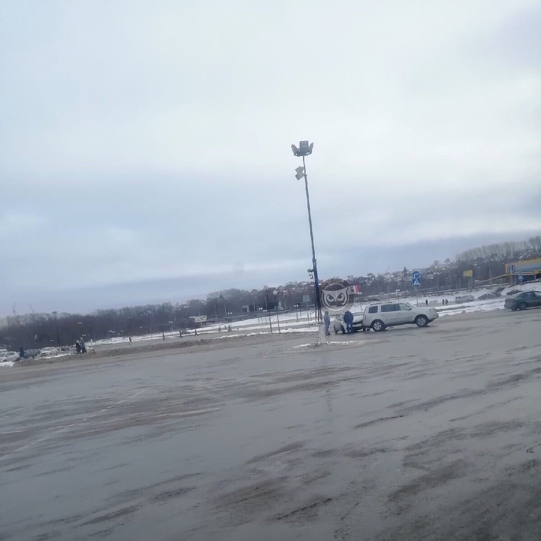 На пустой парковке: в Пензе произошло "судьбоносное" ДТП