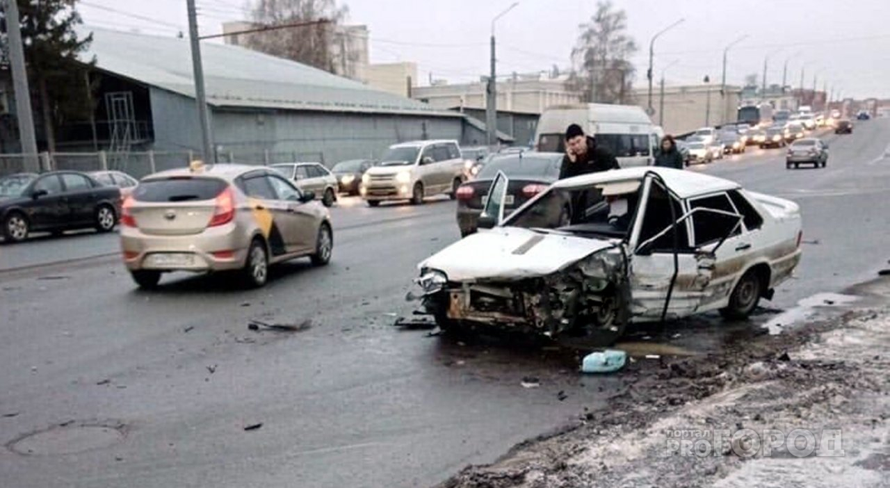 В Пензе на улице Гагарина произошла жуткая авария – фото