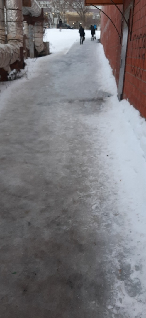 В Пензе перед горожанами предстал каток вместо дороги - фото