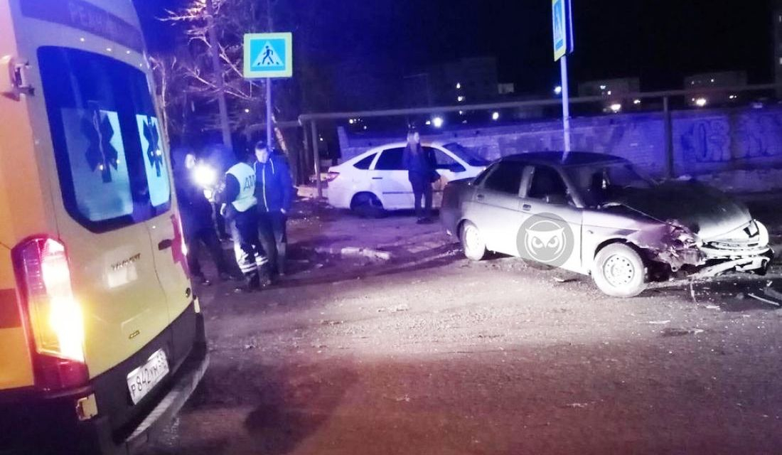 В Пензе в жестком столкновении сошлись две машины