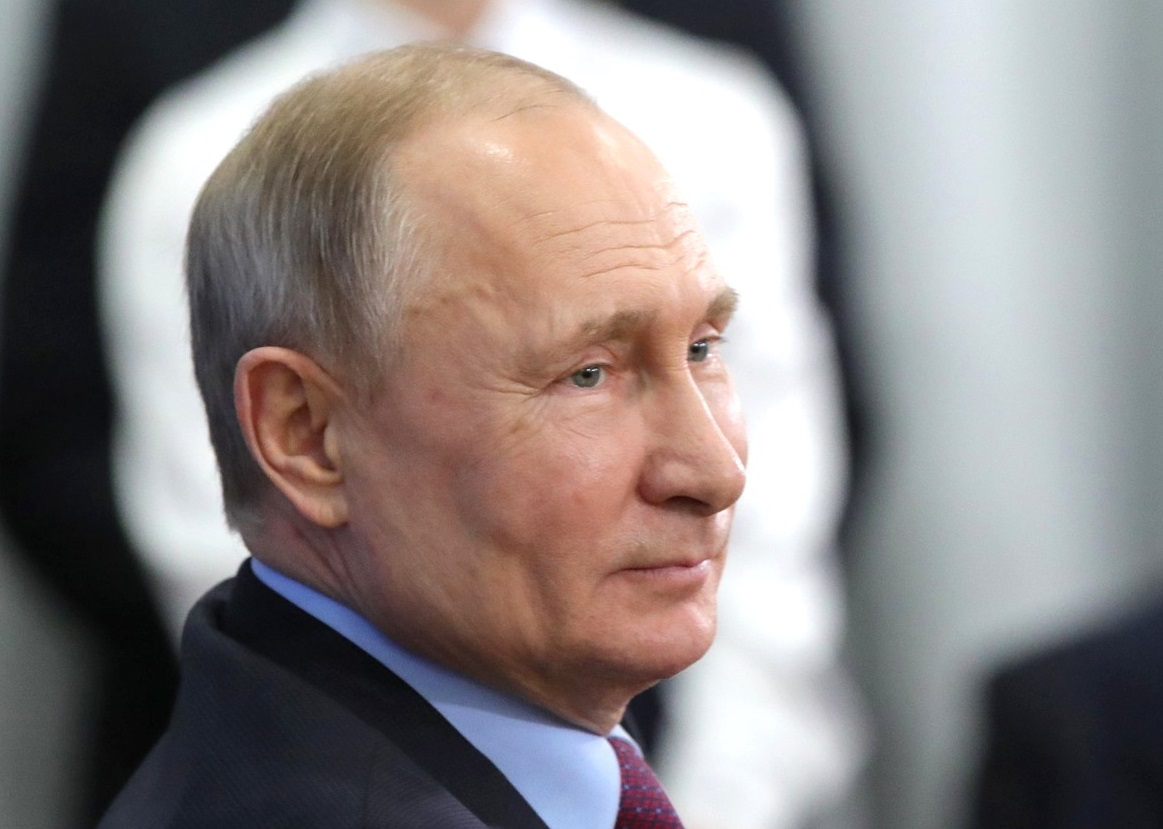 «Родные мои, понимаю, как вам нелегко»: Путин обратился к пенсионерам