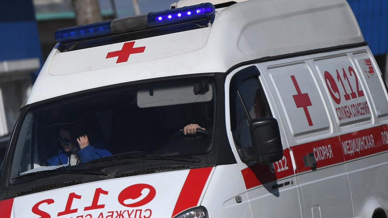 "Стояла пожарка, скорая": в Пензенской области машина влетела под автобус