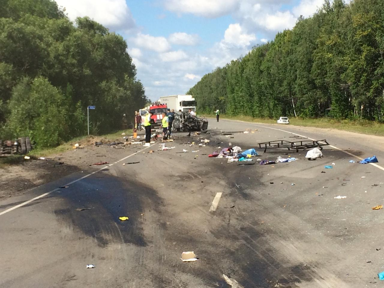 Жуткое ДТП в Пензенской области: два взрослых и два ребенка погибли в загоревшейся машине