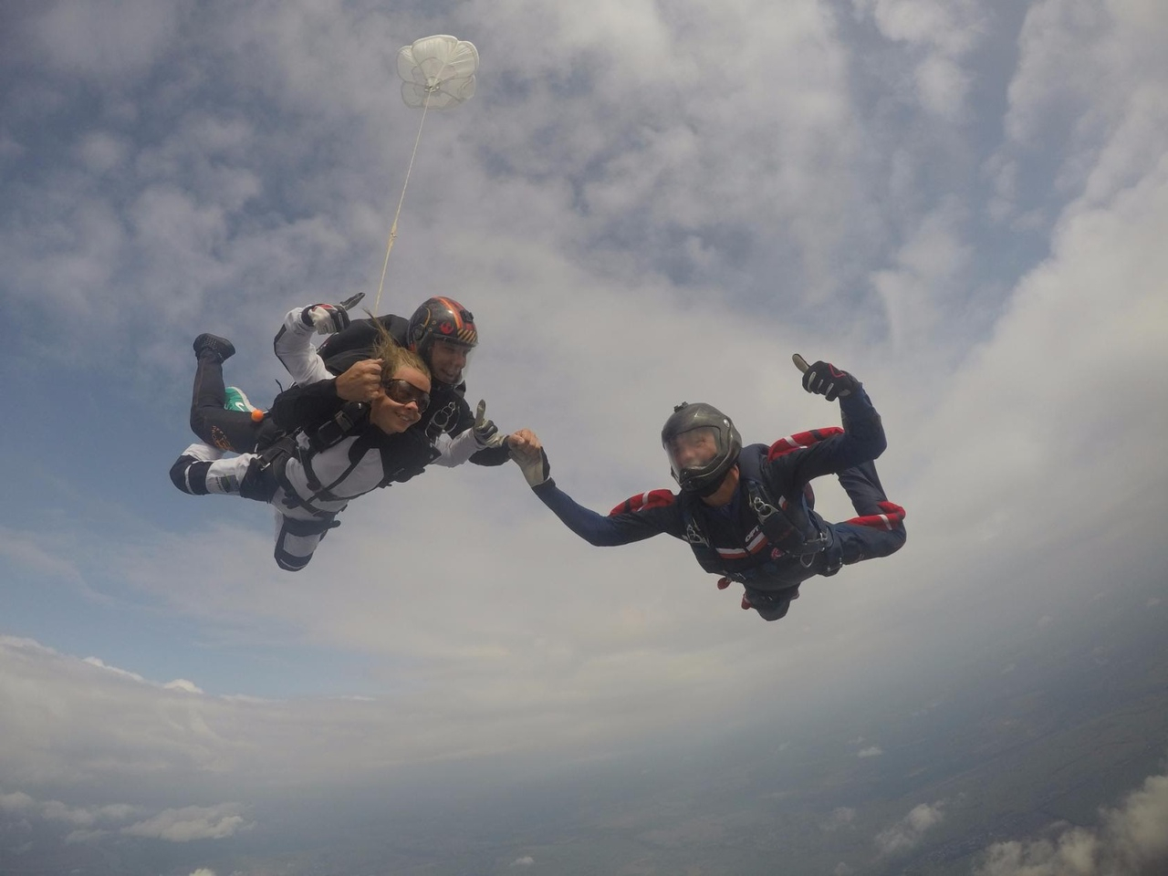 "Очень сильное чувство": пензенский парашютист-рекордсмен рассказал, что испытывает во время прыжка