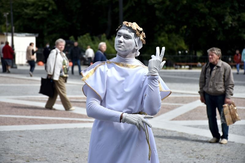 Мимы, танцы, экскурсия в Собор: как отметили "Пензенский Спас" - фоторепортаж