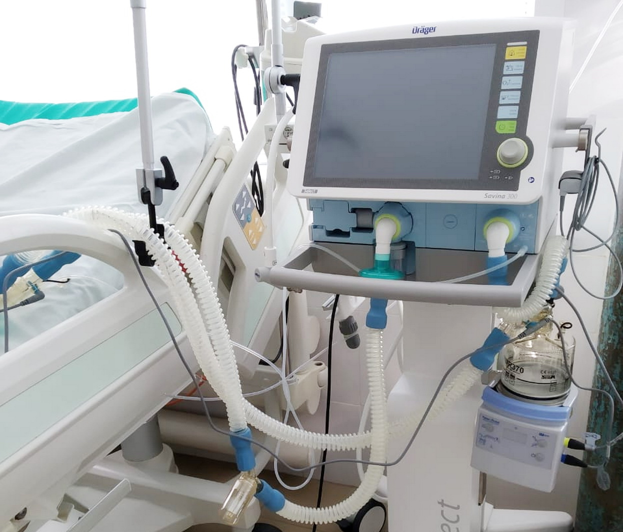 Пензенские больницы получили 32 аппарата ИВЛ для тяжелых больных КОВИД