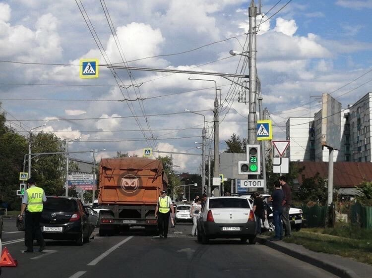 В Пензе на Калинина столкнулись четыре авто