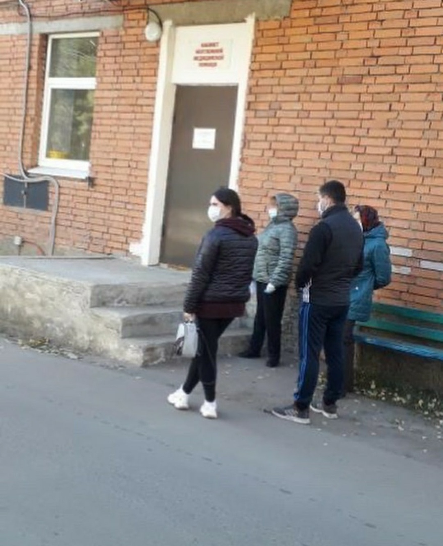 Как берут анализ на ковид в пензенском регионе: люди стоят часами на улицах