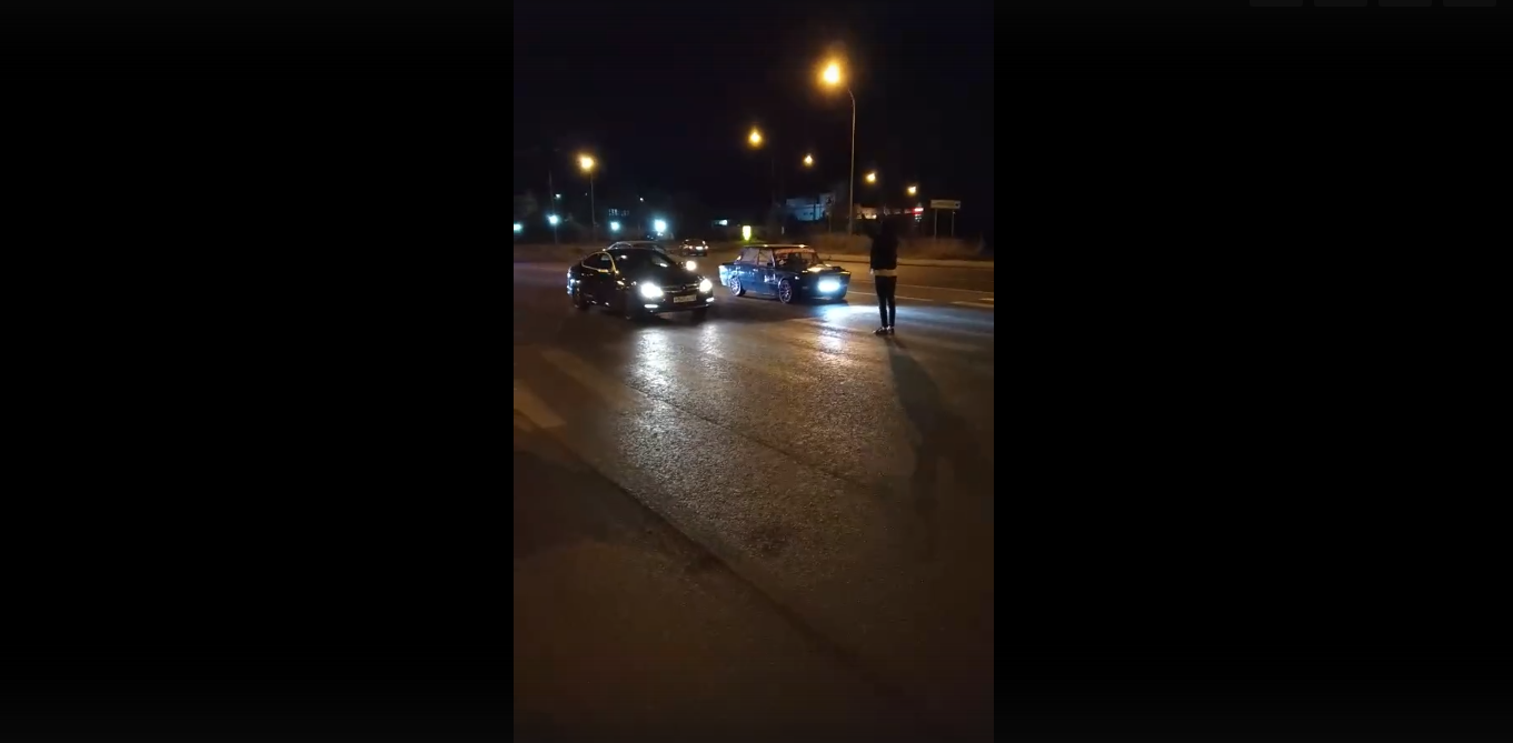 Очевидцы сняли на видео, как в Пензе на дороге общего пользования устроили опасные гонки