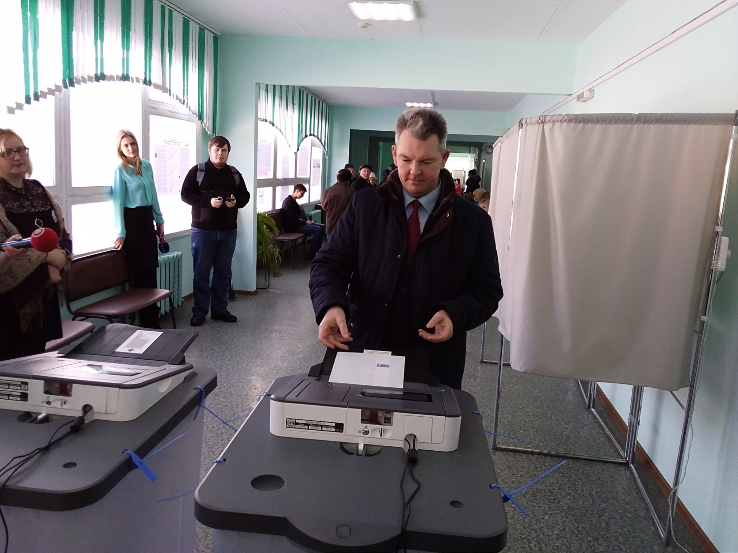 Обещал подать в суд: пензенский космонавт Александр Самокутяев обиделся на робота-блогера