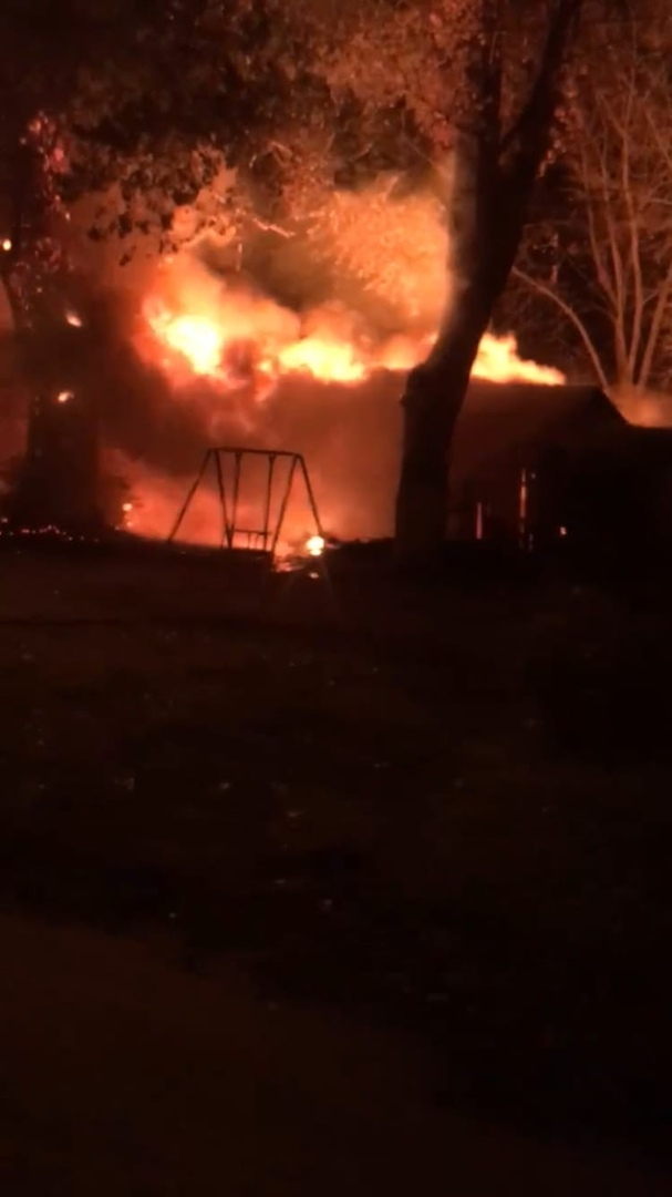 Свидетели сообщают о сильном пожаре в Пензе - фото