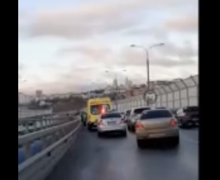 Появилось видео массовой аварии на мосту в Пензе