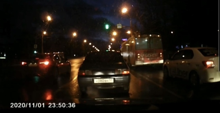 В Пензе в жуткой аварии погибла женщина - видео