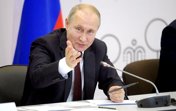 Путин сказал, что людям грозит массовая потеря работы во время пандемии коронавируса