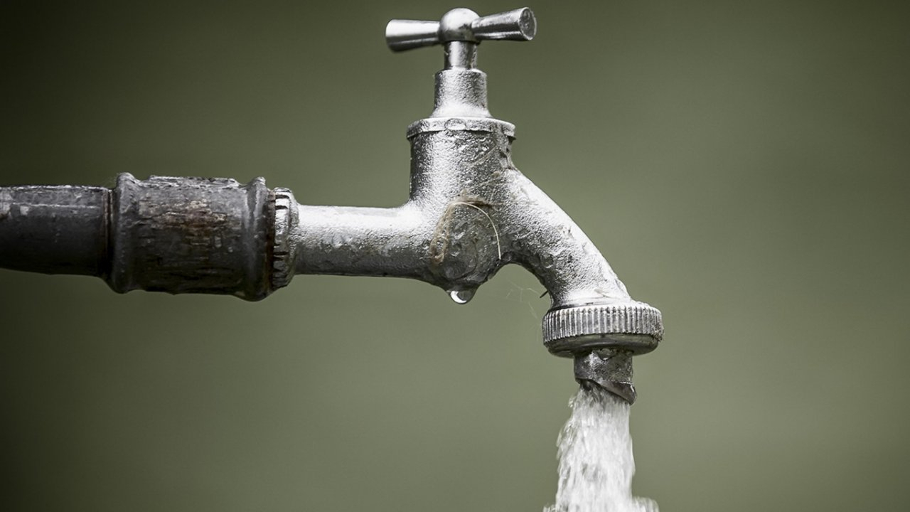 Перечислили улицы, жители которых останутся без холодной воды
