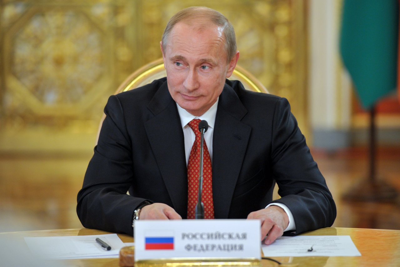 Путин анонсировал выплаты по 11 тысяч рублей