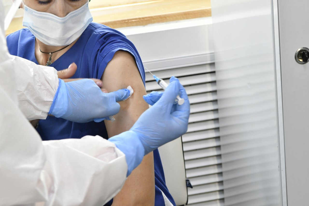 Роспотребнадзор объяснил, что нельзя делать после вакцинации