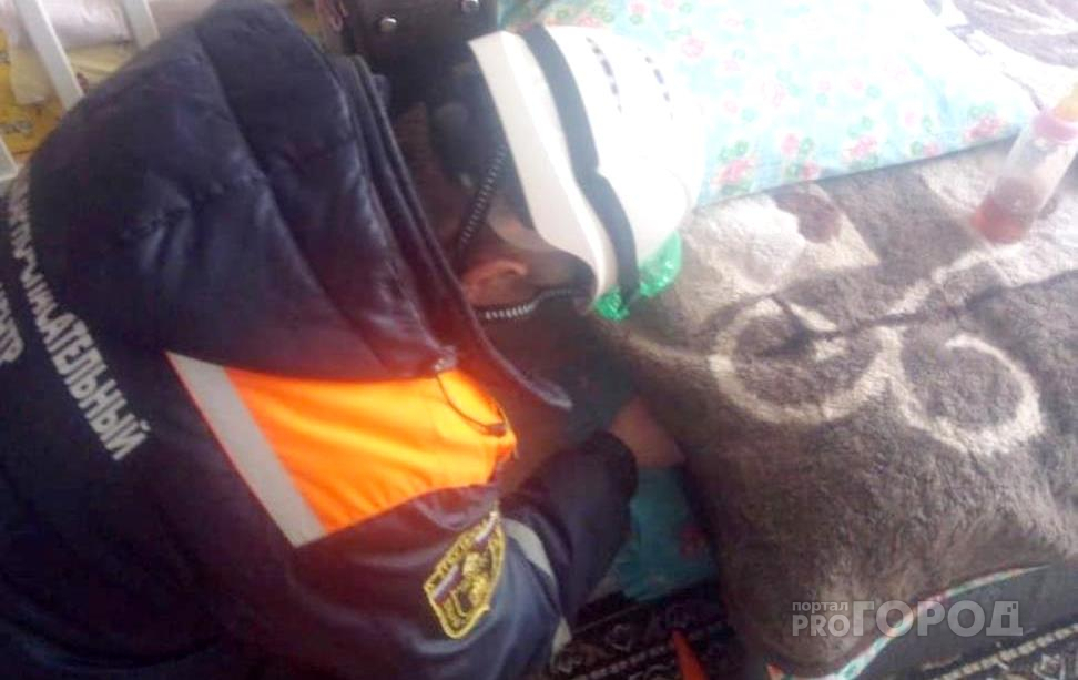 Застрявшая под диваном малышка была спасена специалистами из Пензы