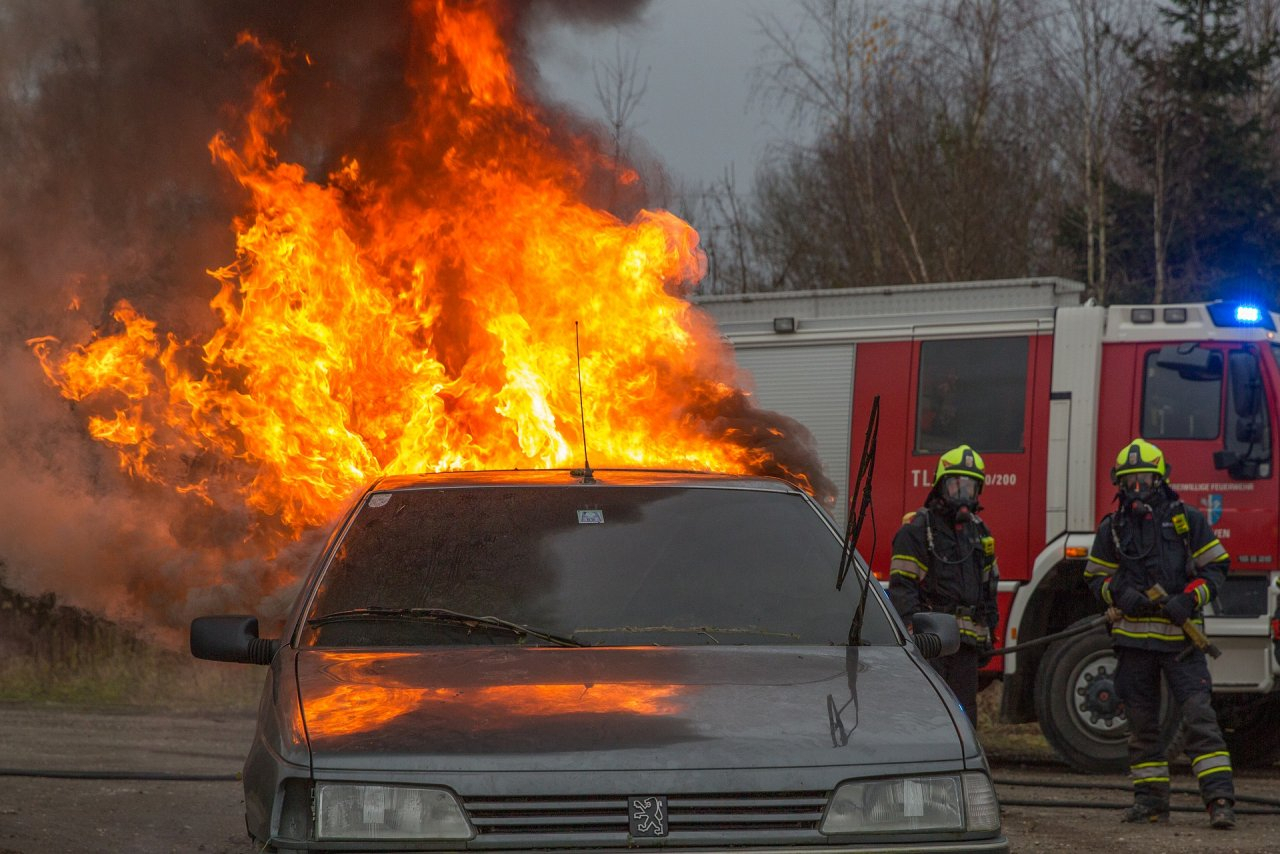 В Пензенской области сгорел автомобиль. Есть пострадавшие