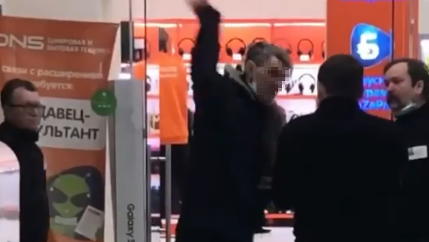 «Весеннее обострение»: в торговом центре Пензы нашли «неприкасаемого» - видео